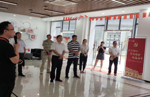 市政务服务局“双首席”代办官赴浙南科技城开展暖心代办服务 助力科技中介服务提质增效